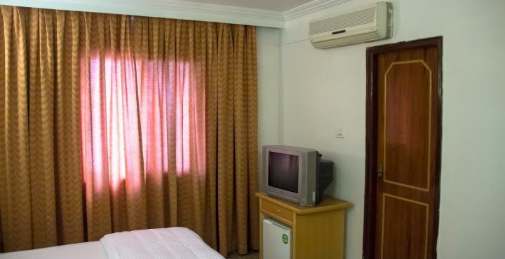Oyo 539 Hotel Pearl Inn Бангалор Екстериор снимка