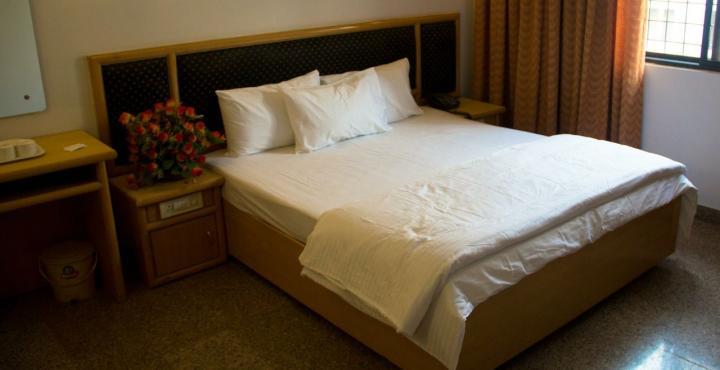 Oyo 539 Hotel Pearl Inn Бангалор Екстериор снимка