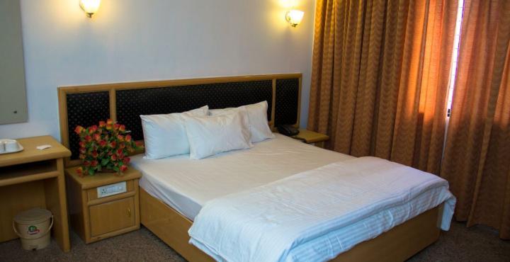 Oyo 539 Hotel Pearl Inn Бангалор Екстериор снимка