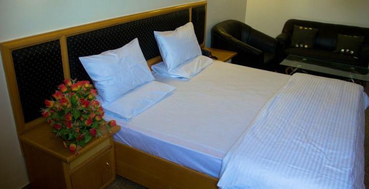 Oyo 539 Hotel Pearl Inn Бангалор Екстериор снимка
