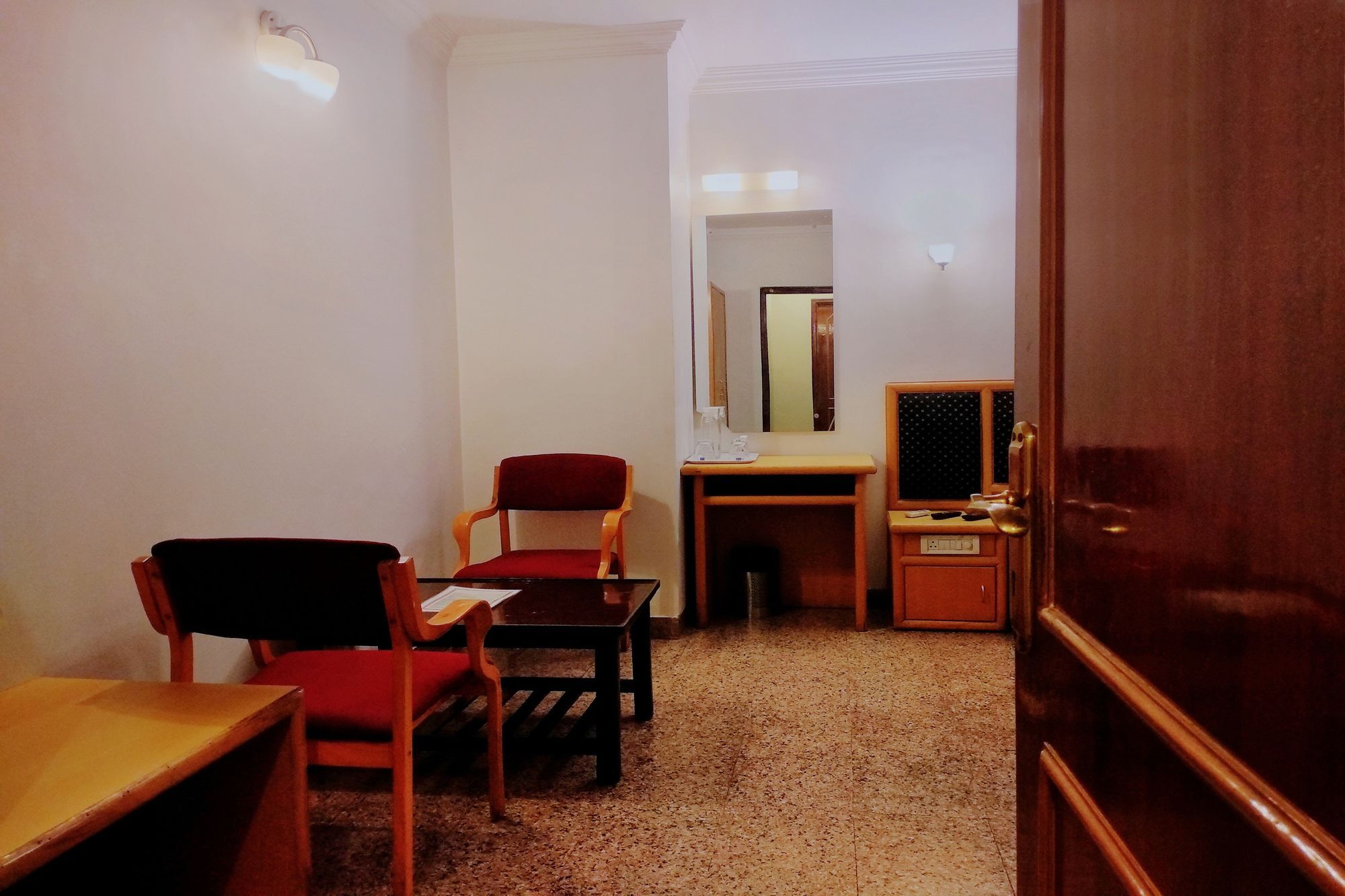 Oyo 539 Hotel Pearl Inn Бангалор Екстериор снимка