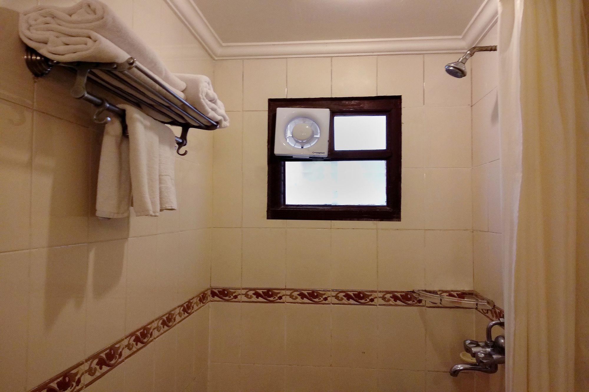 Oyo 539 Hotel Pearl Inn Бангалор Екстериор снимка