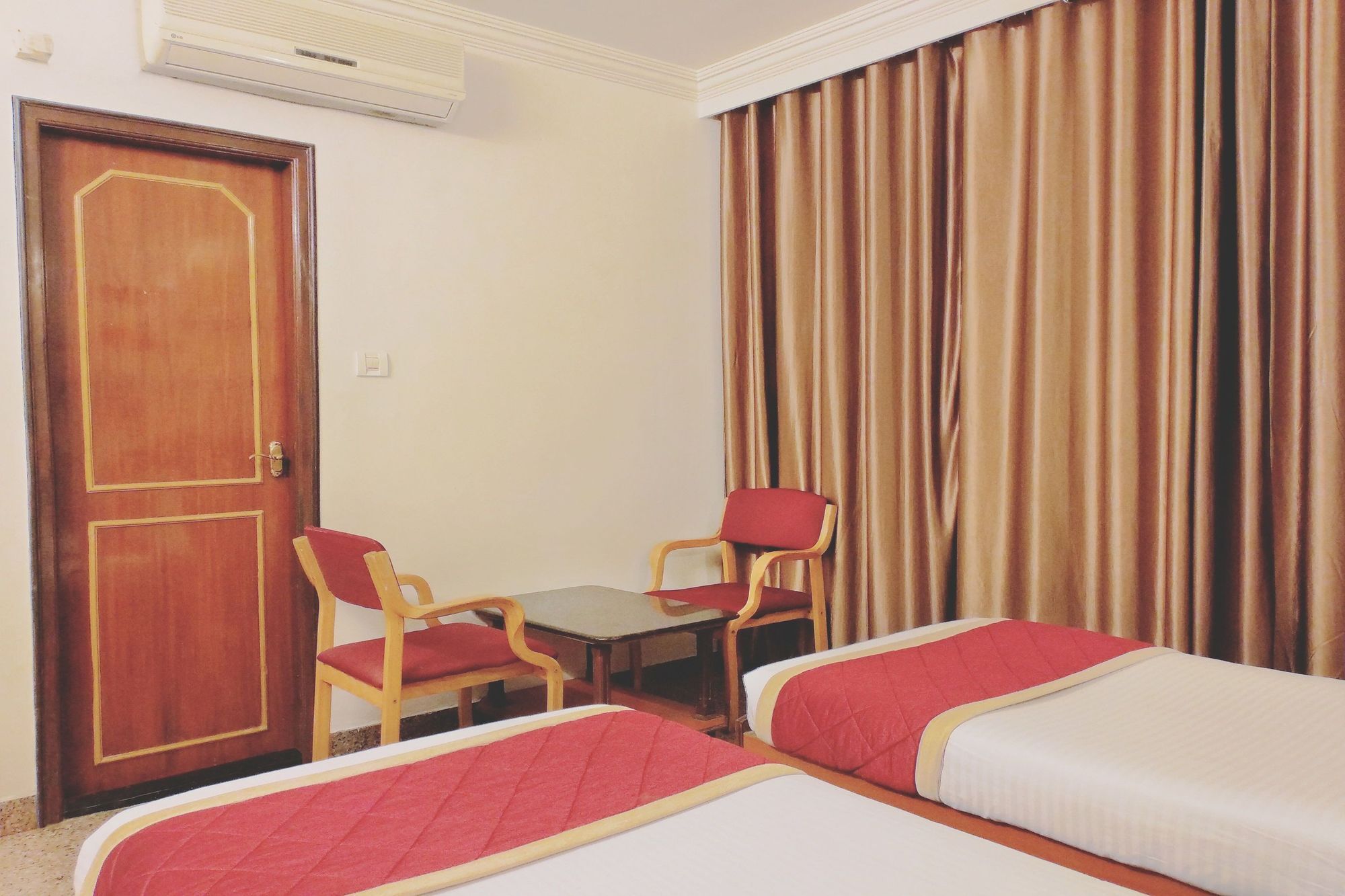 Oyo 539 Hotel Pearl Inn Бангалор Екстериор снимка